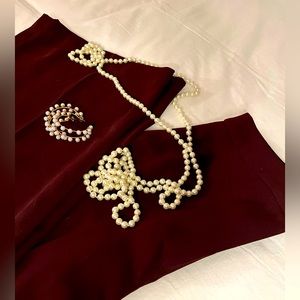 Stunning burgundy wide-leg pants 🍷✨